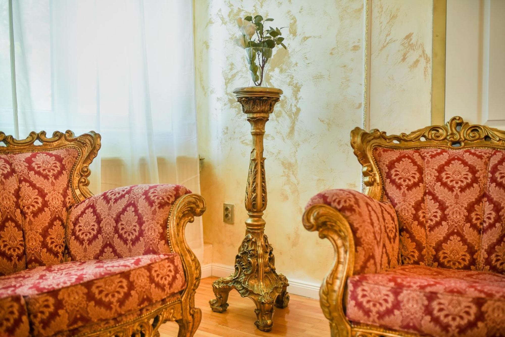 Centrally Located 2Br Apartment With Balcony & Unique Design Бухарест Экстерьер фото